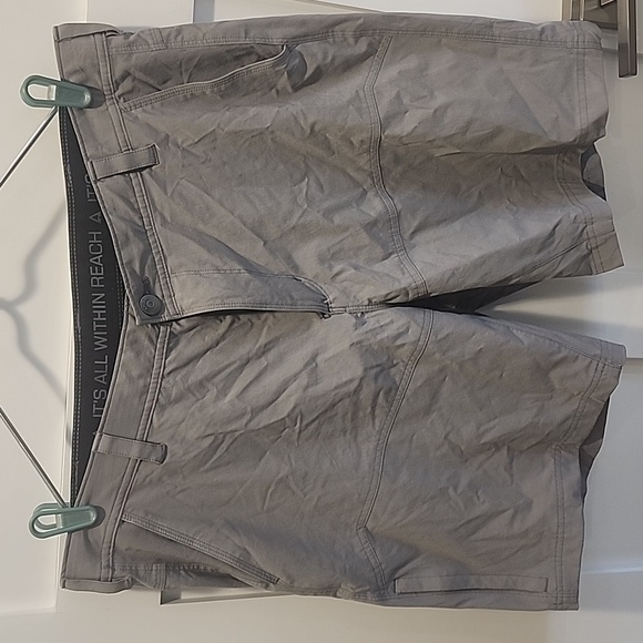 38 Ascend lightweight shorts - Picture 1 of 4